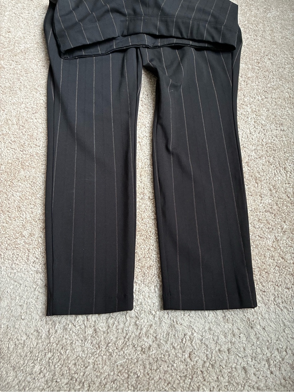 Hue pinstripe skimmer leggings - Picture 8 of 10